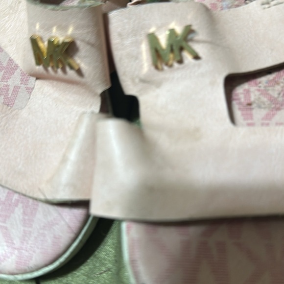 Michael Kors Blush Baby Sandals with Gold Logo - Picture 3 of 4